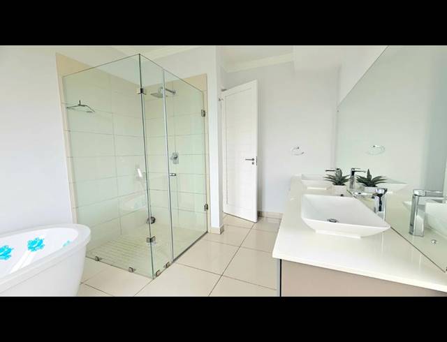 3 BEDROOM HOUSE FOR SALE IN MIDSTREAM HILL